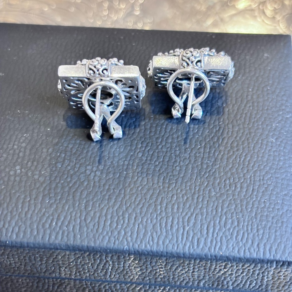 Sarda Sterling Silver earrings made in Bali.  Exquisite workmanship - Picture 3 of 4